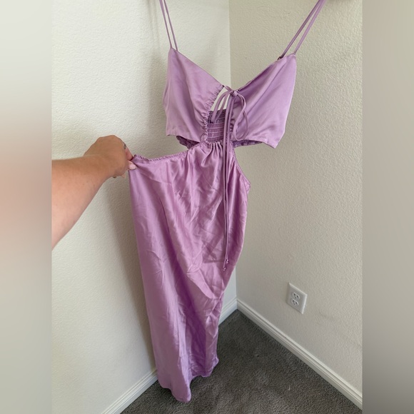 NWT SHOW ME YOUR MUMU Codie Cut Out midi Dress in Lilac size M - Picture 4 of 6